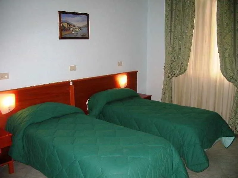 Hotel Garden Napoli 3*, Nápoly Olaszország